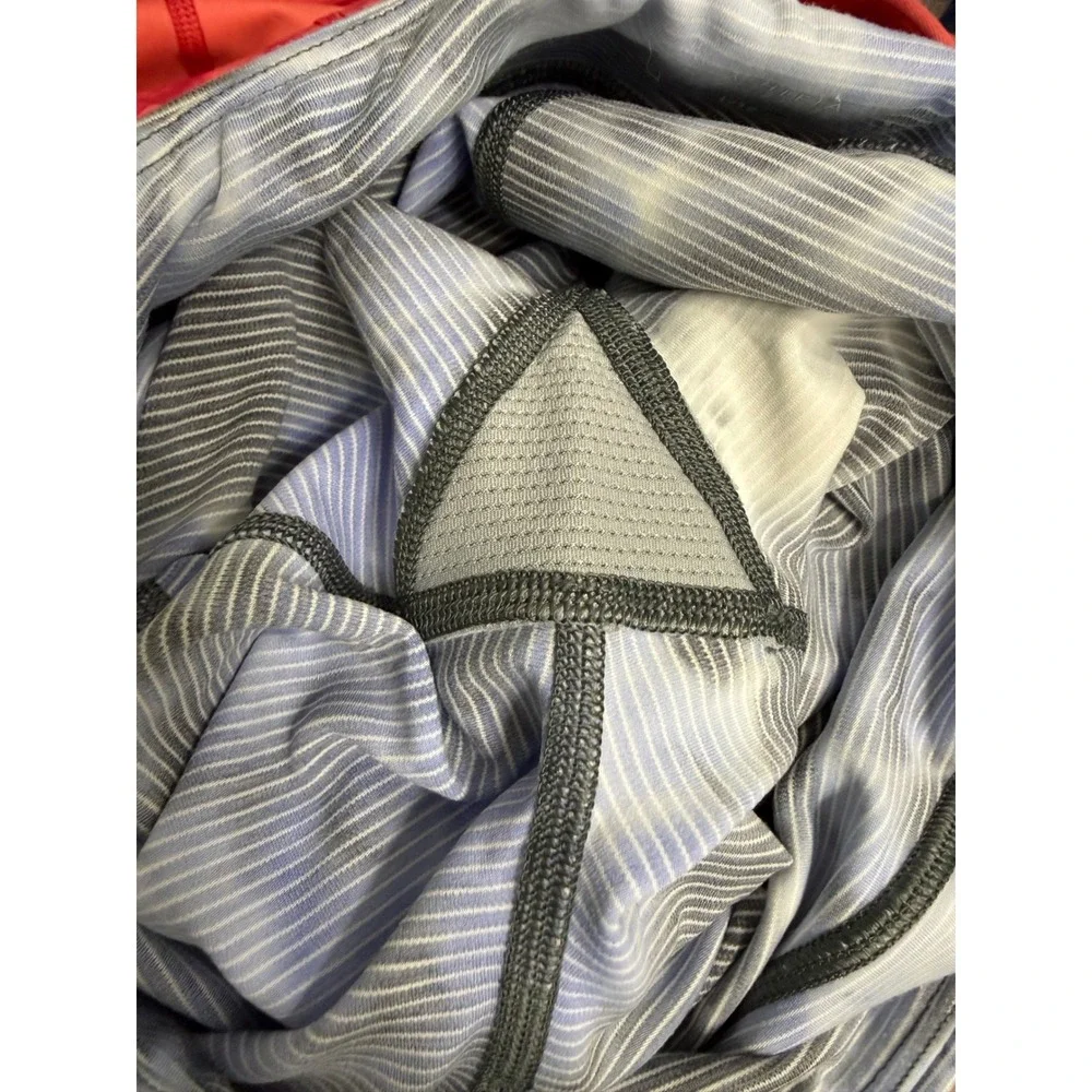 Athleta Girl Chit Chat Capri Textured Leggings Blue Gray Striped Print Kids L 12